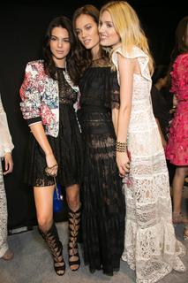 Kendall Jenner feet photo thumbnail