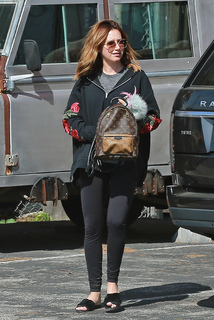 Ashley Tisdale feet photo thumbnail