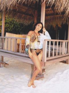 Haifa Wehbe feet photo thumbnail