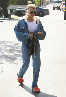 Sofia Richie feet photo thumbnail