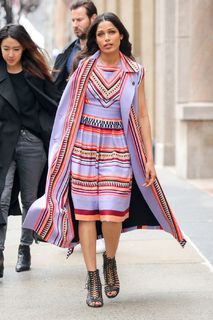 Freida Pinto feet photo thumbnail