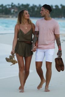 Charlotte Crosby feet photo thumbnail