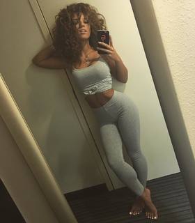 Jena Frumes feet photo thumbnail