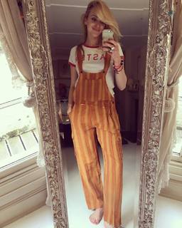 Fearne Cotton feet photo thumbnail