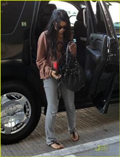 Vanessa Hudgens feet photo thumbnail