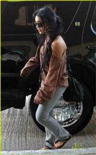 Vanessa Hudgens feet photo thumbnail