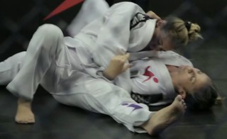 Paolla Oliveira feet photo thumbnail