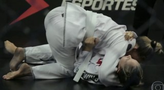 Paolla Oliveira feet photo thumbnail