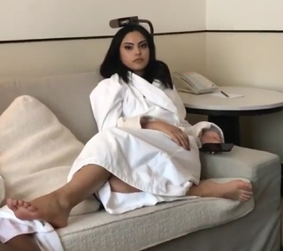 Camila Mendes feet photo thumbnail