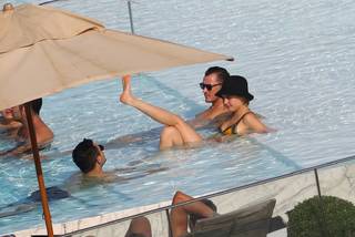 Cara Delevingne feet photo thumbnail