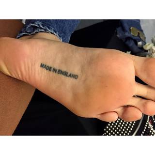 Cara Delevingne feet photo thumbnail