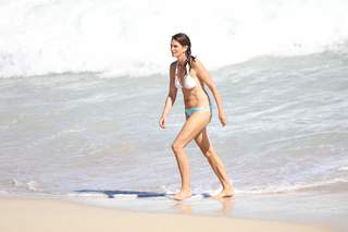 Cindy Crawford feet photo thumbnail