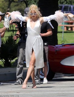 Pixie Lott feet photo thumbnail