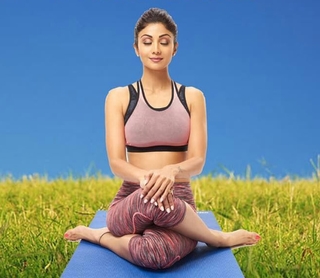 Shilpa Shetty Kundra feet photo thumbnail