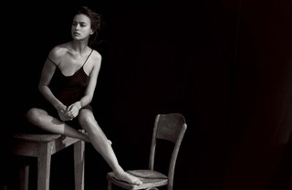 Irina Shayk feet photo thumbnail