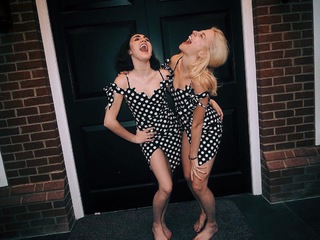 Pixie Lott feet photo thumbnail