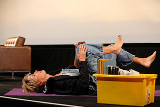 Emma Thompson feet photo thumbnail