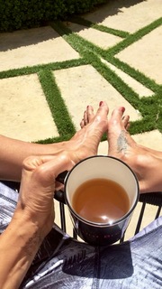 Brooke Burke feet photo thumbnail