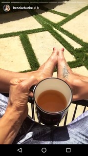 Brooke Burke feet photo thumbnail