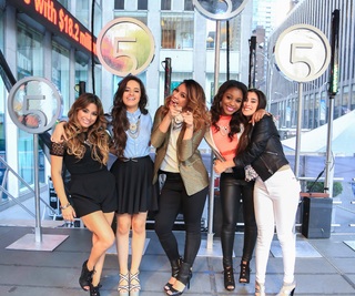 Camila Cabello feet photo thumbnail