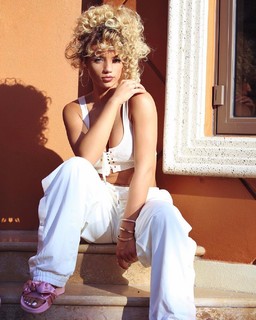 Jena Frumes feet photo thumbnail