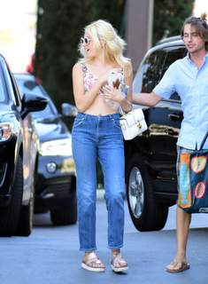 Pixie Lott feet photo thumbnail