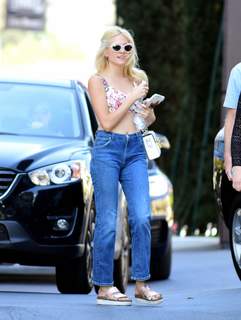 Pixie Lott feet photo thumbnail