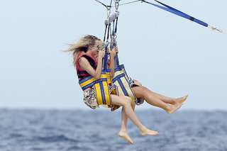 Cara Delevingne feet photo thumbnail