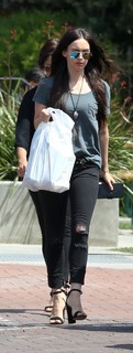 Megan Fox feet photo thumbnail