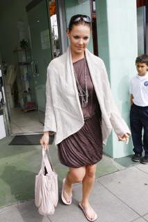 Katherine Heigl feet photo thumbnail