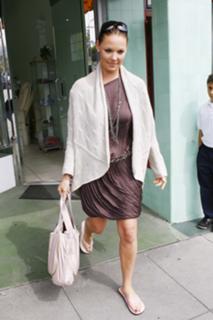 Katherine Heigl feet photo thumbnail
