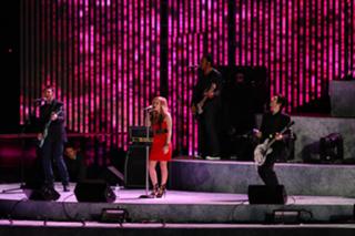 Avril Lavigne feet photo thumbnail