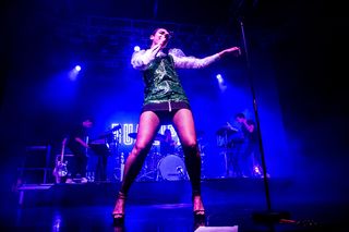 Dua Lipa feet photo thumbnail