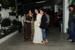 Alia Bhatt feet photo thumbnail