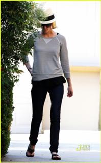 January Jones feet photo thumbnail