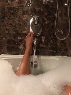 Kelly Bensimon feet photo thumbnail