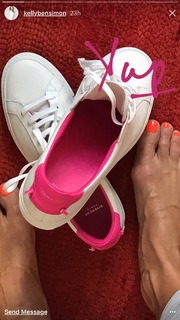 Kelly Bensimon feet photo thumbnail