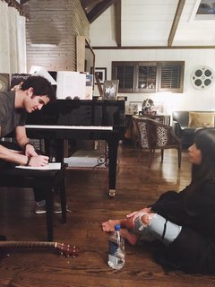 Lea Michele feet photo thumbnail