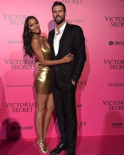 Lais Ribeiro feet photo thumbnail