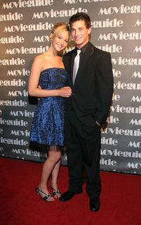 Jennifer Lawrence feet photo thumbnail