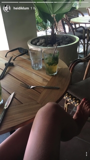 Heidi Klum feet photo thumbnail