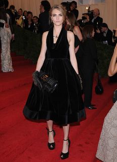 Cara Delevingne feet photo thumbnail