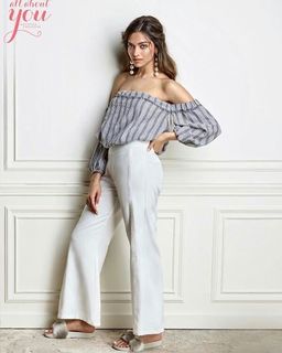 Deepika Padukone feet photo thumbnail