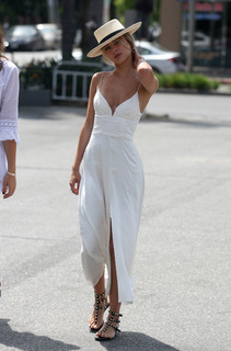 Kimberley Garner feet photo thumbnail