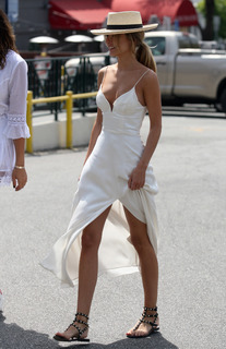 Kimberley Garner feet photo thumbnail