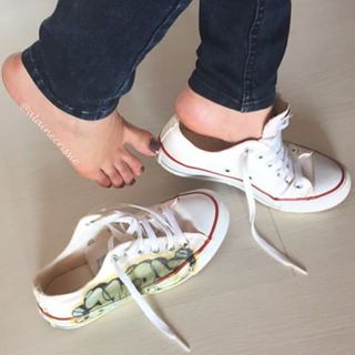 Alaine Crissiê feet photo thumbnail