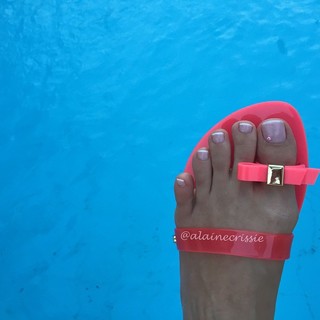 Alaine Crissiê feet photo thumbnail