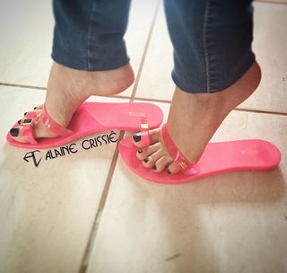 Alaine Crissiê feet photo thumbnail