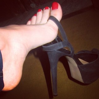 Alaine Crissiê feet photo thumbnail