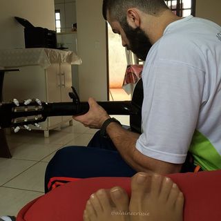 Alaine Crissiê feet photo thumbnail